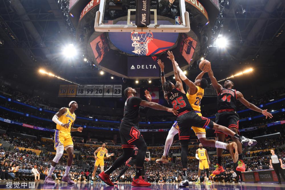 现带领球队 现带领球队