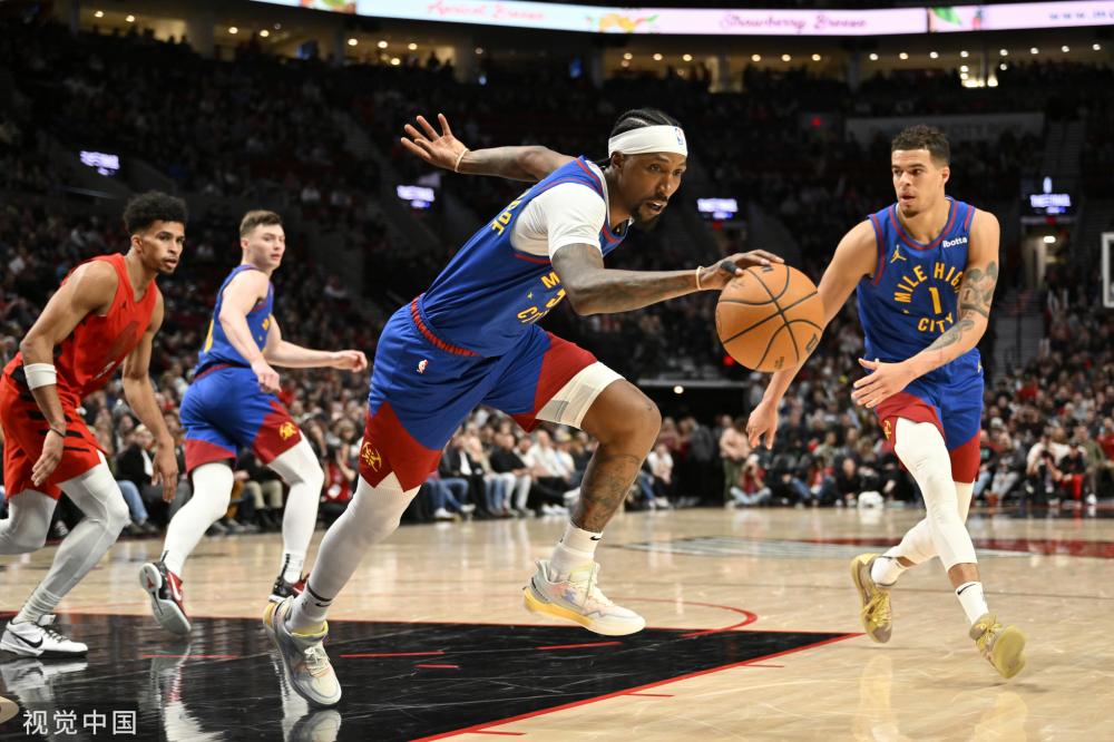 他的三双表 他的三双表