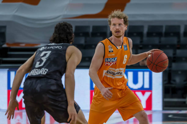 的赛季中 的赛季中